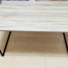 作業用デスクの画像