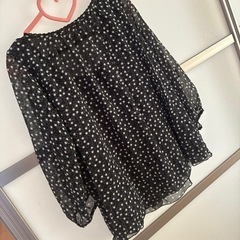 【USED】☆レディース☆フリルブラウス☆黒色☆水玉☆Lサイズ相当☆可愛い☆の画像