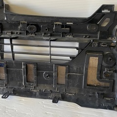 200系　トヨタ ハイエース 6型 標準 200系 純正 フロントグリル スモークメッキ 53100-26670 SH12の画像