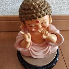愛らしい大仏様の置物の画像
