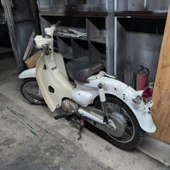 三重県津市から〜白のリトルカブ‼️実働！ベース車輌‼️格安スクーター、原付きバイク、オートバイ‼️AA01 スーパーカブ　cub カスタムベース　レストア　キャブレター　 の画像