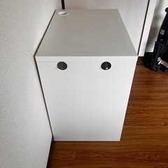 IKEA デスクの画像