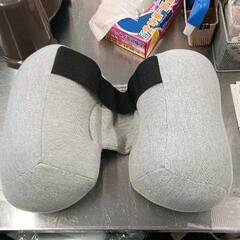 0813-037 車用ヘッドレストクッションの画像