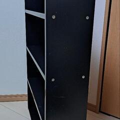 黒いカラーボックスの画像