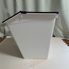 【多数出品中】多目的箱　ケース　おもちゃ箱　ゴミ箱などの画像