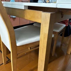 値下げ引越しに伴いたくさん出品してます②美品可変ダイニングテーブルの画像