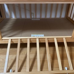 ベビーベッドの画像