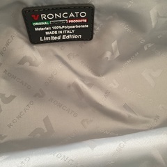 イタリア製高級RONCATOスーツケースの画像