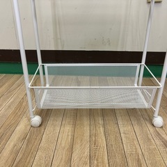 ⑥キャスター付きラックの画像