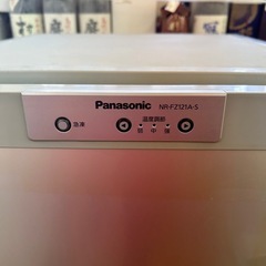 0490 Panasonic ノンフロン冷凍庫 NR-FZ121A-S 2012年製の画像