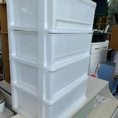 4段衣ケースの画像