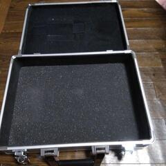 中古　アルミ製アタッシュケースの画像