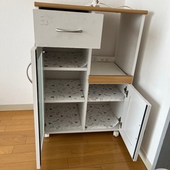 【あげます】食器棚の画像