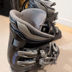スキー　靴　ストックのセットの画像