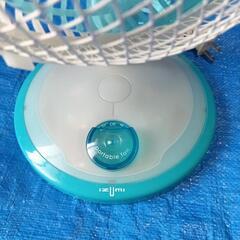 小型冷風機と卓上扇風機の画像