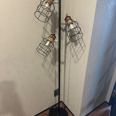 【ほぼ新品】フロアライトの画像