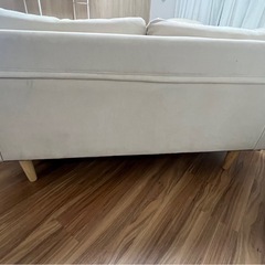 ソファとミニテーブルセットの画像
