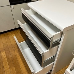 収納棚の画像