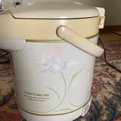 電気ポットの画像