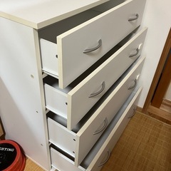 白キャビネットの画像