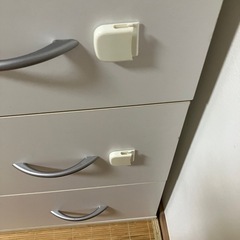 白キャビネットの画像