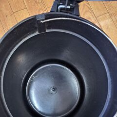 【リサイクルショップどりーむ鹿大前店】No.2059　ゴミ箱　ペダル付き　写真参照🎵　お買い得品！の画像
