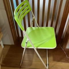 折りたたみチェアの画像