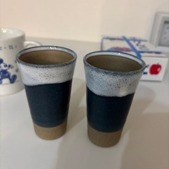 木の食器やマグカップなどの画像