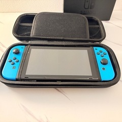 Nintendo Switch 本体 （持ち運びケース付）の画像