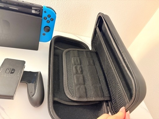 Nintendo Switch 本体 （持ち運びケース付）