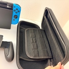 Nintendo Switch 本体 （持ち運びケース付）の画像