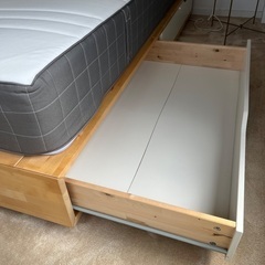 IKEA ダブルベッド(美品)の画像