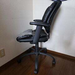 デスクチェア オフィスチェア ワークチェア ニトリ NITORI リアン2 幅680mm 奥行き680mm 高さ860mm(860～935)mm 座面の高さ420mm(420～495)mmの画像