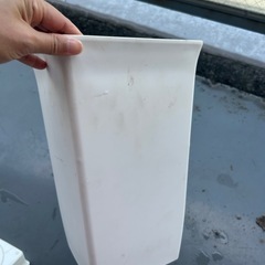 鉢　プラスチックの画像