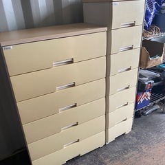 プラスチック収納家具２つの画像