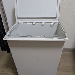 ＼あげます！／【無印良品】ゴミ箱2つの画像