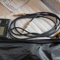 2019年購入、未使用のベースを、チューナー、スタンド、イケベ弦、ギターポリッシュ（新品）付きで。の画像