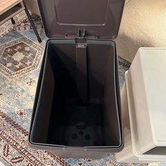 本日お渡し可能　45Lゴミ箱と25Lゴミ箱の画像