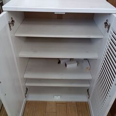 ★リユースのサカイつくば店★TK6168  シューズラック ホワイト H82×D35×W60 クリーニング済みの画像