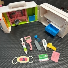 ぽぽちゃん救急車の画像