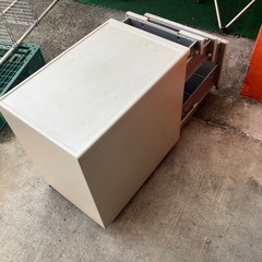 お買い得！　キャスター付き袖机 コクヨ 鍵なし 約40×60×高さ60cm NO104の画像