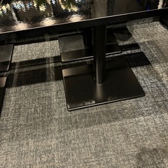 スナック等に　テーブル6個セットの画像