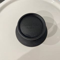 Honey Ware ホーロー鍋 蓋付き 白　22cm 5.6ℓの画像
