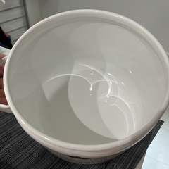 Honey Ware ホーロー鍋 蓋付き 白　22cm 5.6ℓの画像