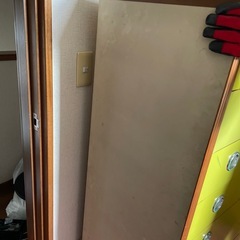 【緊急募集】レトロなタンスの画像