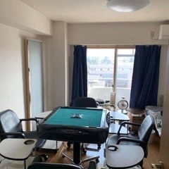 全自動麻雀卓（椅子4脚、机、照明付き） 取りに来てくだされば、動作確認及び、1万円以上値引きします！！の画像