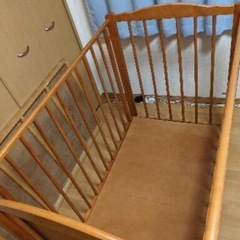 ベビーベッドの画像