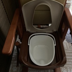 介護ポータブルトイレの画像
