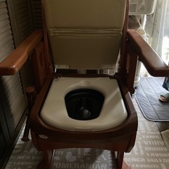 介護ポータブルトイレの画像