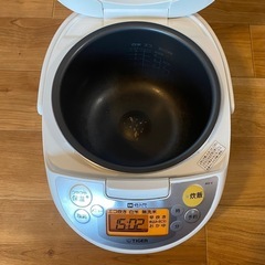 【お譲り先決まりました】タイガーIH炊飯ジャー JKD-V100の画像